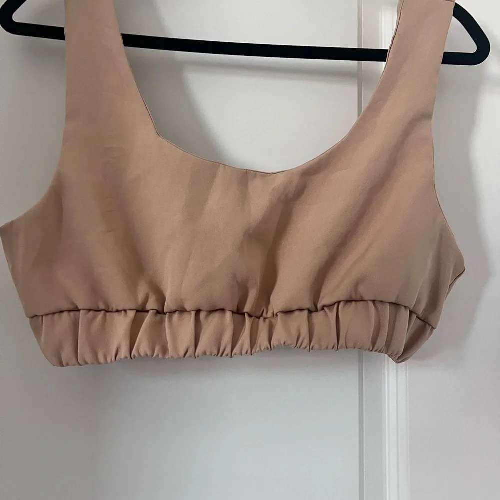 Women's Tan Sleeveless Crop  Top Size Large. NWOT - Picture 4 of 8